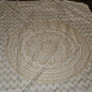 Bohemian Mandala Tapestry in Beige and White